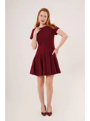 Önden Dikiş Detaylı Çan Model Bordo Elbise