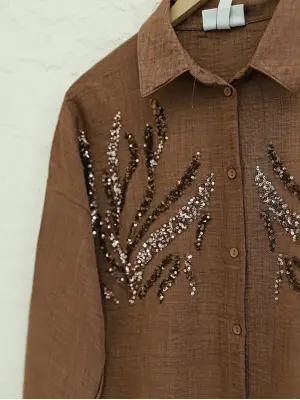 Omarı Etkileyici Pullu Uzun Kahve Gömlek