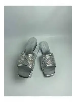 Gümüş Cilt İşlemeli Terlik Kadın Giyim