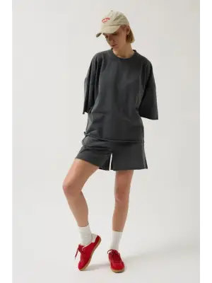 Omarı Modern Lazer Kesim Bisiklet Yaka T-Shirt