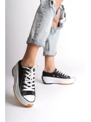 Siyah Bağcıklı Rahat Tabanlı Ayakkabı Kadın Giyim