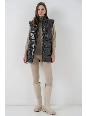 Siyah Parlak Şişme Yelek Kadın Giyim