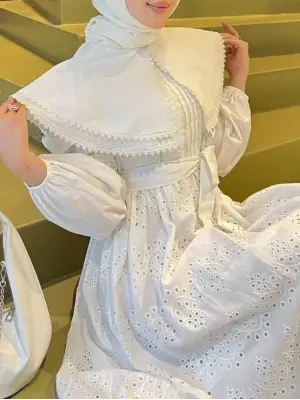 Pelerin Yaka Dantel Detaylı Elbise  -Beyaz