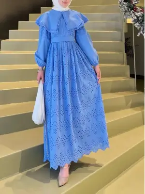 Omarı Mavi Dantel Detaylı Pelerin Yaka Elbise