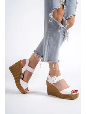 Trend Tokalı Rahat Bayan Sandalet - Beyaz