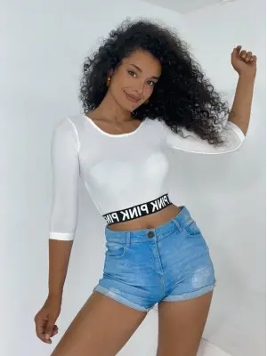 Omarı Yazılı Kol Lastikli Crop Üst - Ekru