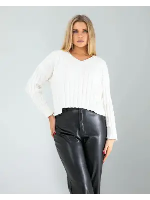 Omarı Yazın Renkli Dokunuşu: Portakal Desen Triko Kazak