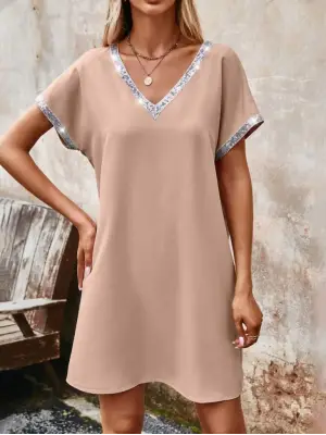 Omarı Parlak Payet Detaylarıyla Şık Elbise