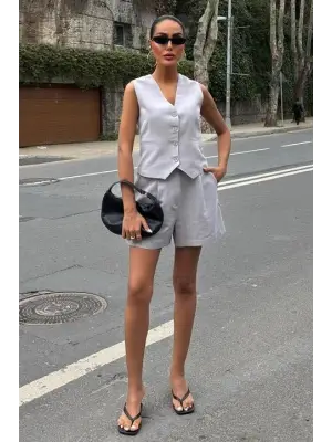 Omarı Şıklığıyla Sizi Büyüleyecek Keten Takım