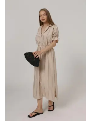 Omarı Beli Lastikli Elbise - Taş Rengi Metalik Detaylarla