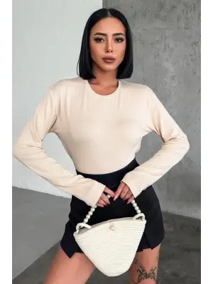 Omarı Şık ve Rahat Uzun Kollu Bisiklet Yaka Body Bej