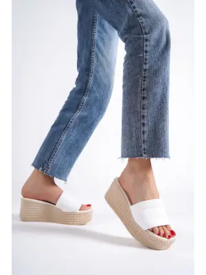 Beyaz Dolgu Topuklu Ayakkabı Kadın Terlik