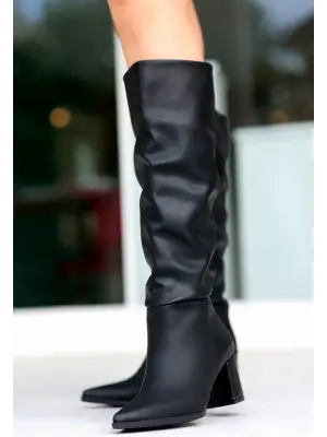 Zarif Siyah Topuklu Çizme