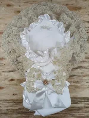 Asil Nakışlı İnci Dantelli Trilüks Bebek Battaniyesi Gold