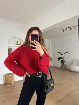 Kırmızı Salaş Delik Detaylı Kazak Kadın Giyim