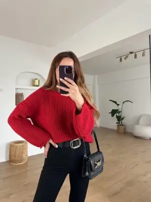 Salaş delik detaylı kazak kırmızı