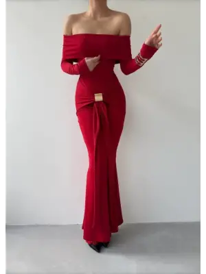 Omarı Siyah Taş Detaylı Straplez Elbise