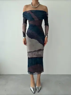 Omarı Şık Madonna Yaka Tül Elbise