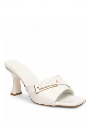 Omarı Beyaz Rugan Topuklu Terlik