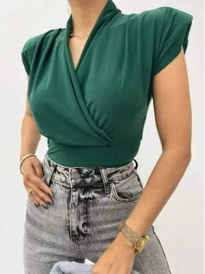 Sıfır Kol Vatkalı Kruvaze Model Sandy Bluz -Zümrüt