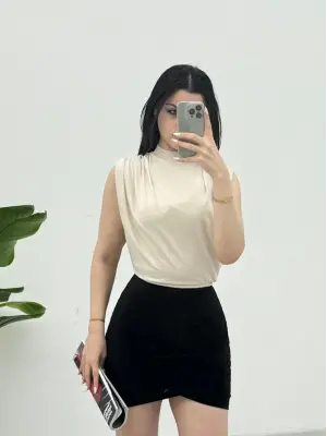 Omarı Sıfır Kol Vatkalı Bej Bluz