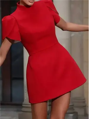 Omarı Derin Dekolte Detaylı Kadın Kısa Elbise