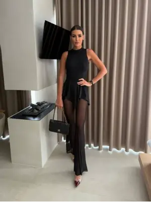 Omarı Şık ve Zarif Dantelli Tulum