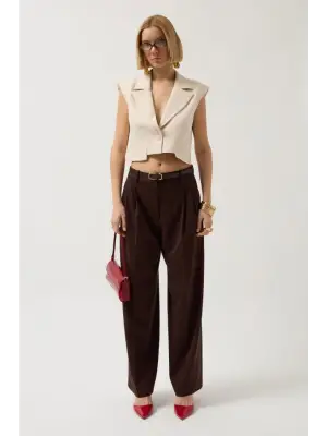 Omarı Şık Düğme Detaylı Cepli Yelek