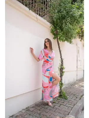 Omarı Şık Fuşya Desenli Yırtmaçlı Elbise