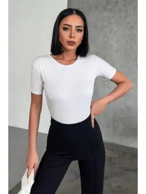 Omarı Şık Kısa Kollu Likralı Viskon Penye Beyaz Body