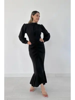 Omarı Şık Siyah Volanlı Uzun Kol Elbise