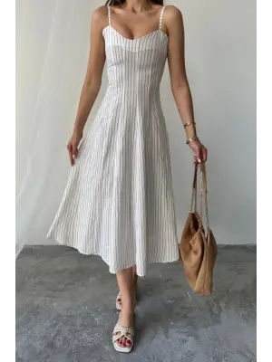 Omarı Şık ve Zarif Simli Çizgili Midi Boy Elbise - Kahverengi