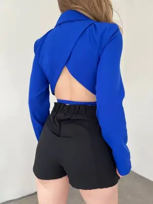 Omarı Elegan ve Şık Sırt Dekolteli Crop Ceket
