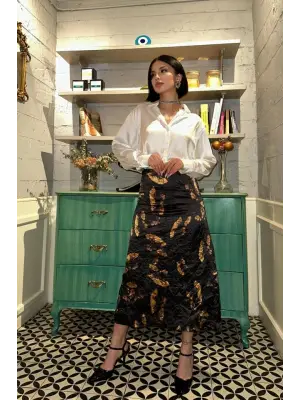 Şık Siyah Baskılı Kroşetalı Etek