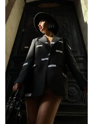 Şık Siyah Etiket Detaylı Ceket