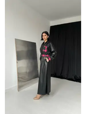 Omarı Şık Siyah Deri Etekli Takım