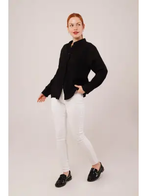 Omarı Şık Siyah Gömlek - Düğmeli ve Çizgi Detaylı