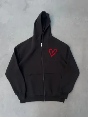 Omarı Baskılı Fermuarlı Kapşonlu Siyah Hırka