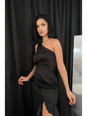 Siyah Volanlı Saten Abiye