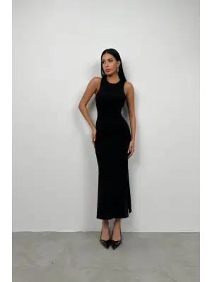 Omarı Rahat ve Şık Yüzücü Yaka Elbise