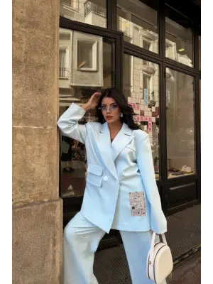 Omarı Detaylarıyla Şıklık: Bebe Mavi Takım