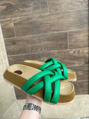 Cool Yeşil Cilt Terlik