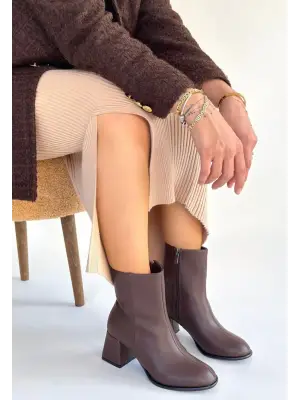 Kahverengi Cilt Topuklu Bot Kadın Giyim