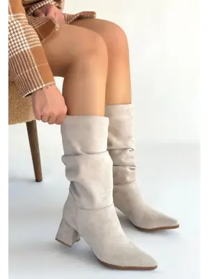 Titen Bej Süet Körüklü Topuklu Çizme