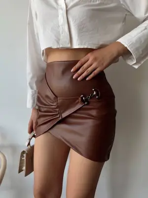 Tokalı deri etek kahve s240097