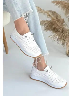 Modern Beyaz Bağcıklı Spor Ayakkabı