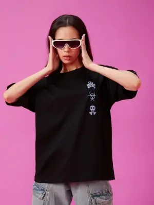 Omarı Siyah Renkli Oversize Baskılı T-shirt