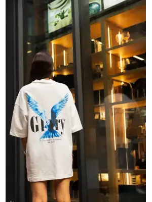 Omarı Beyaz Oversize Unisex Bisiklet Yaka Baskılı T-Shirt