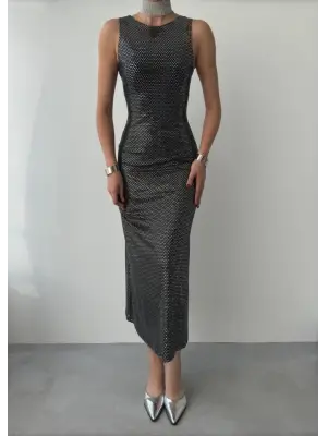 Omarı Şık Payet Detaylı Siyah Elbise