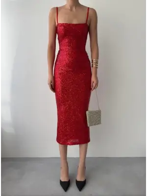 Omarı Şık ve Rahat İp Askılı Elbise